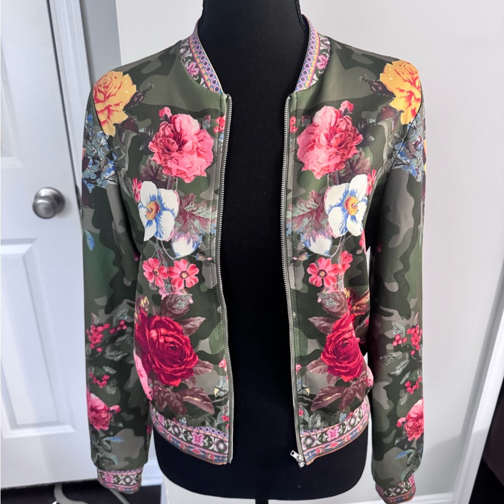 Zipper track jacket